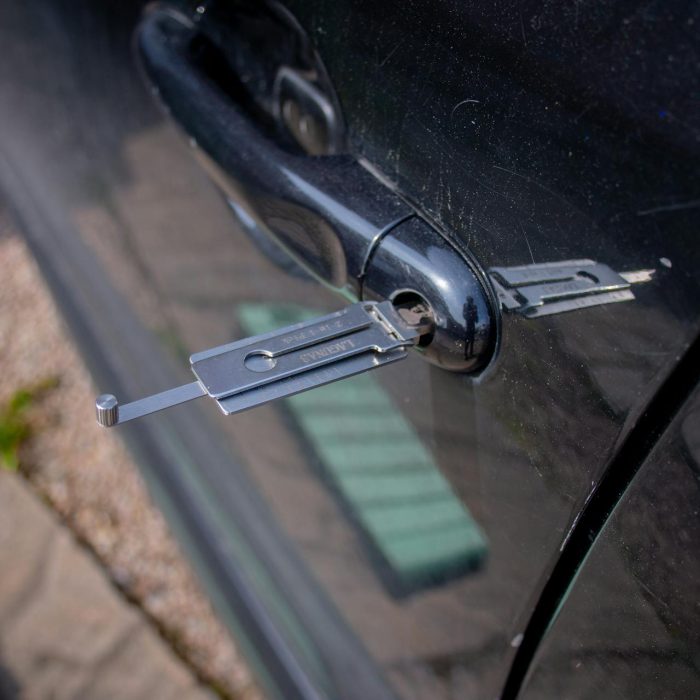 How Does a Locksmith Open a Car Door?
