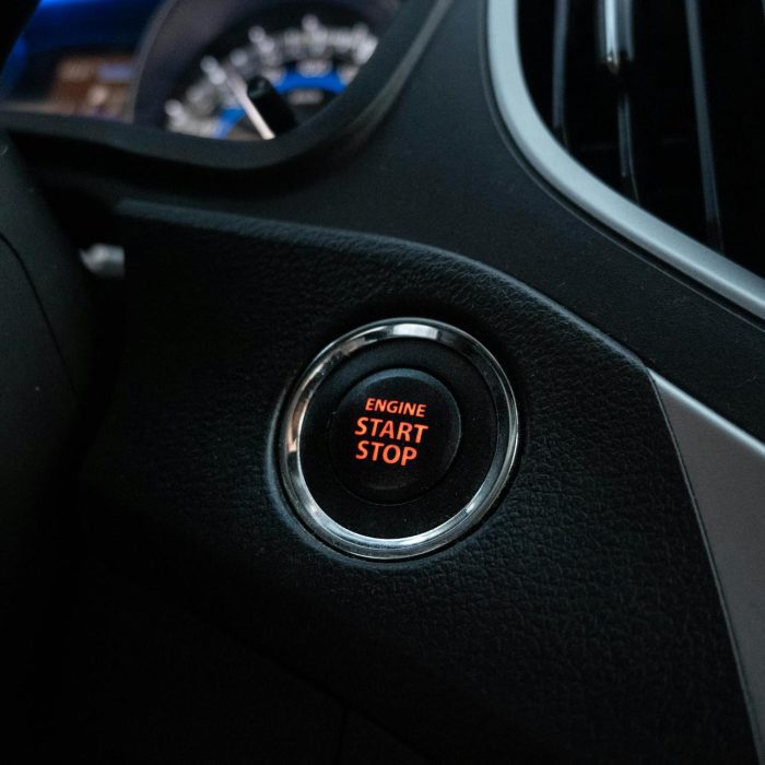 How a Locksmith Opens a Keyless Car During a Lockout?