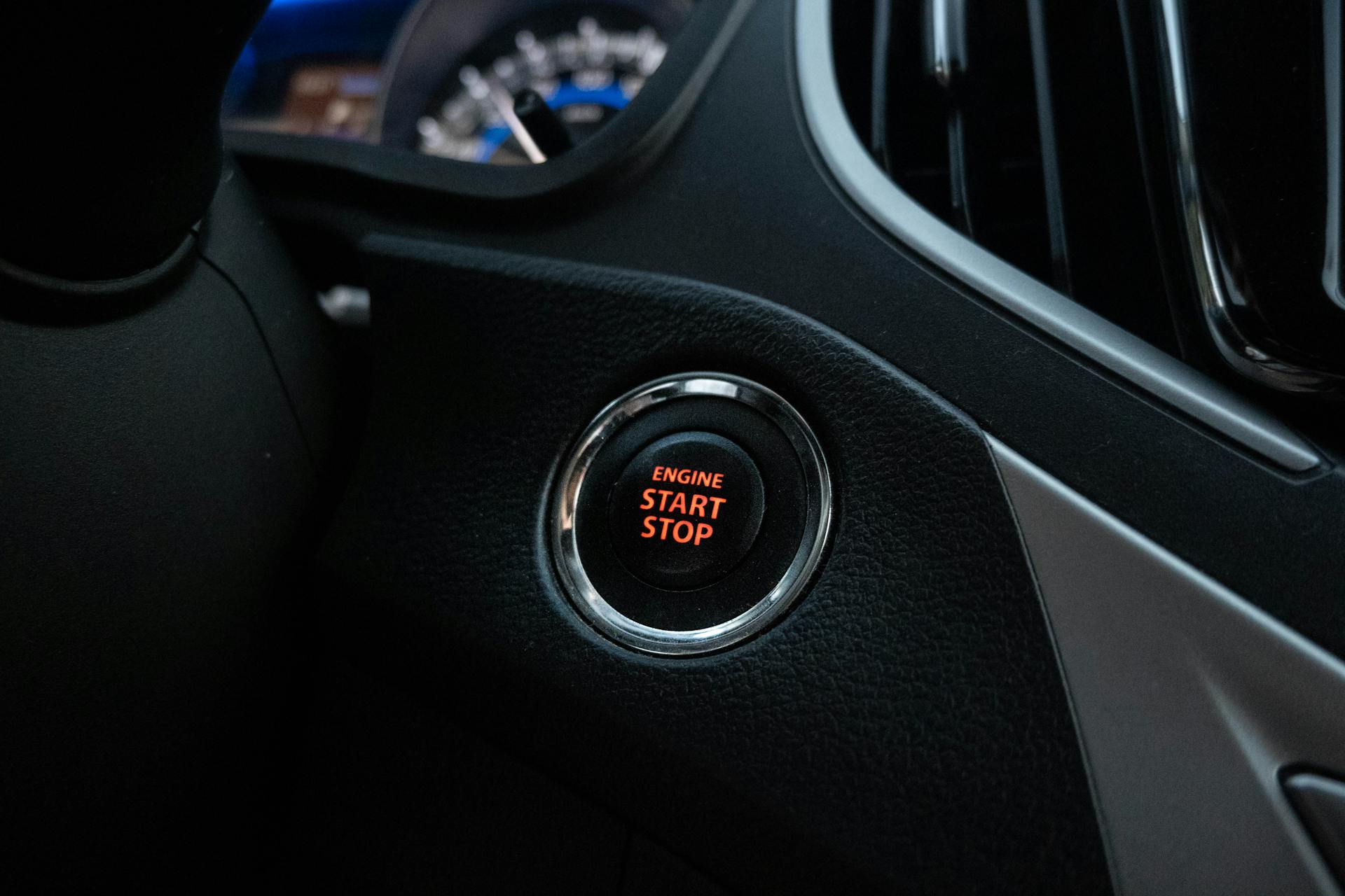 How a Locksmith Opens a Keyless Car