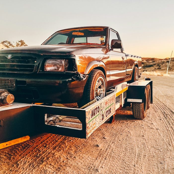 How Does a Towing Hitch Work?